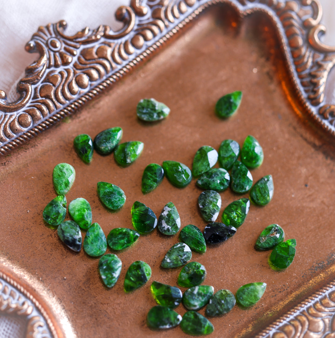 Layered Chrome Diopside Teardrop Choker