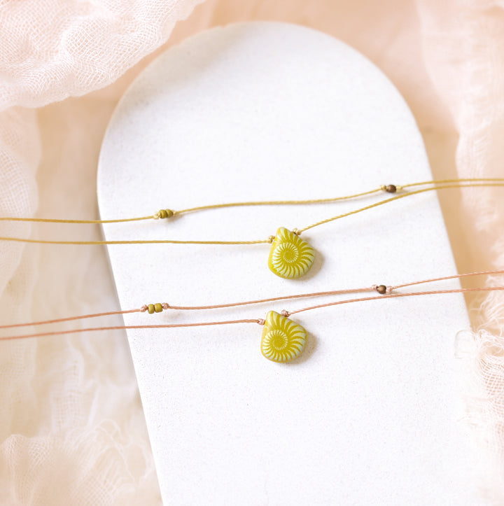 OLIVINE Psychedelic Teardrop Layered Choker Necklace