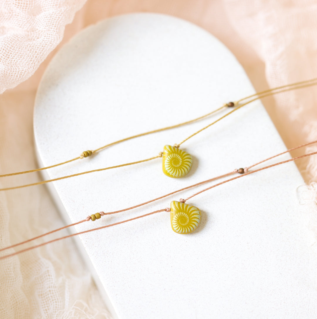OLIVINE Psychedelic Teardrop Layered Choker Necklace
