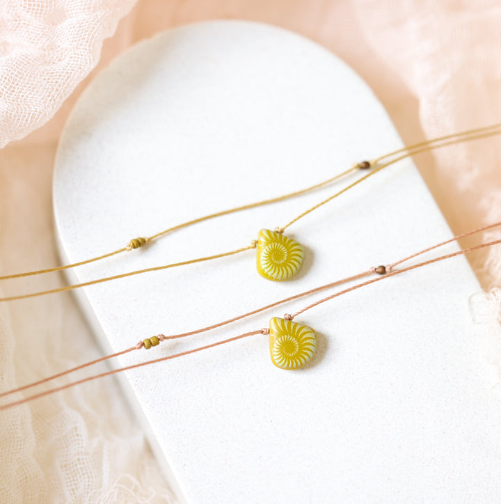 OLIVINE Psychedelic Teardrop Layered Choker Necklace