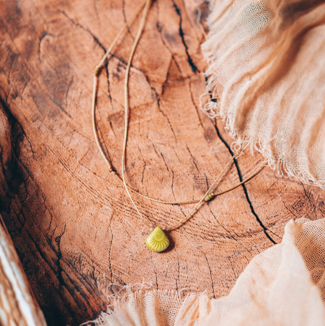 OLIVINE Psychedelic Teardrop Layered Choker Necklace