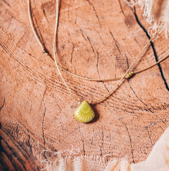OLIVINE Psychedelic Teardrop Layered Choker Necklace
