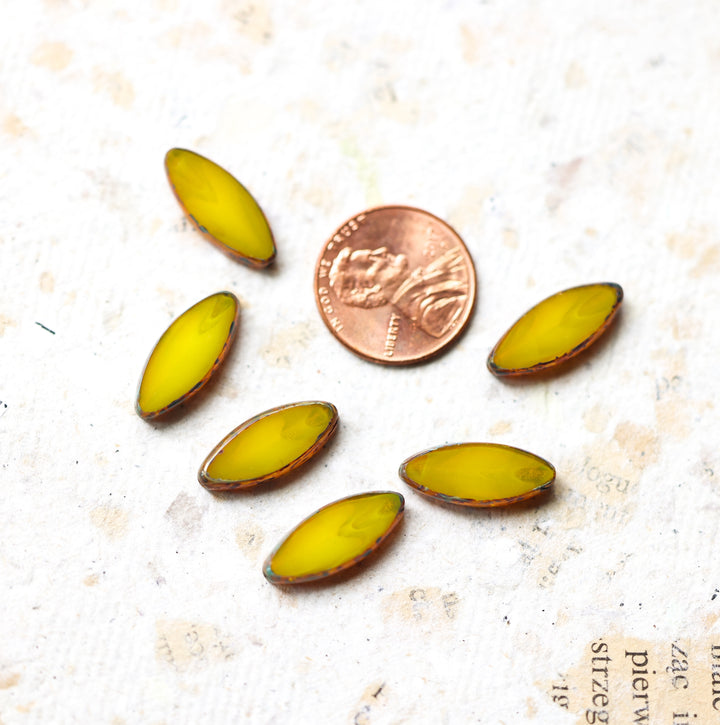 ALDER Mustard Petal Pendant Layered Choker Necklace
