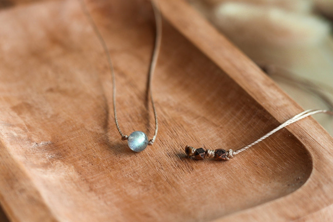 Dainty Blue Labradorite Necklace - SAME SUN CO