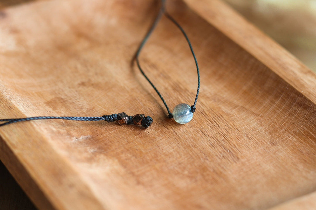 Dainty Blue Labradorite Necklace - SAME SUN CO