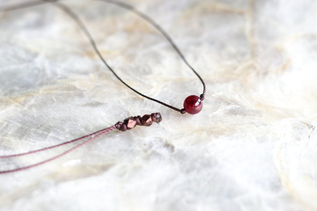 Dainty Red Garnet Choker - SAME SUN CO