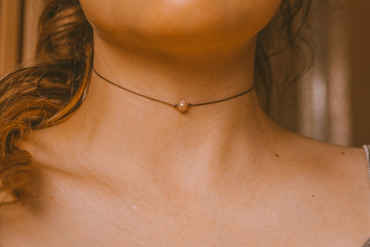 Silvery Peach Moonstone Choker - SAME SUN CO