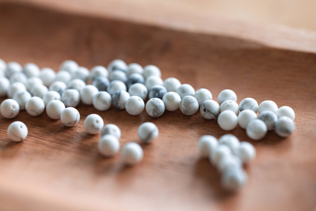 White Howlite Beaded Choker - SAME SUN CO